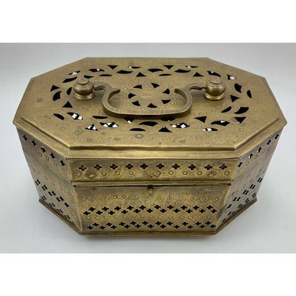 Vintage Pierced Brass Octagon Cricket Box Decor Storage - Picture 14 of 14